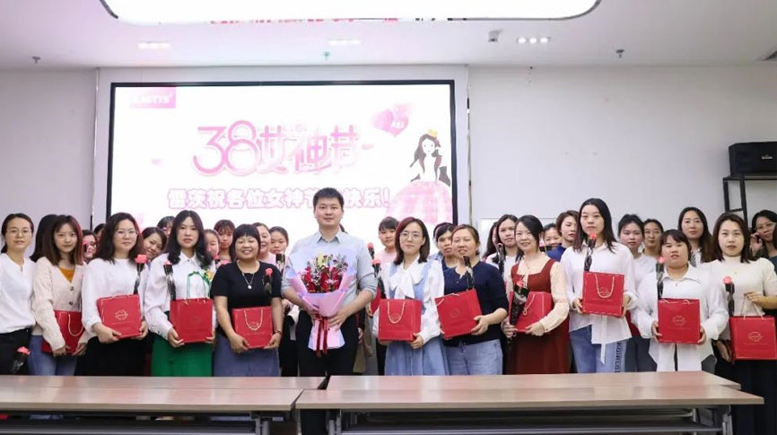 春風(fēng)十里不如你：雷茨慶祝第100個(gè)婦女節(jié)！